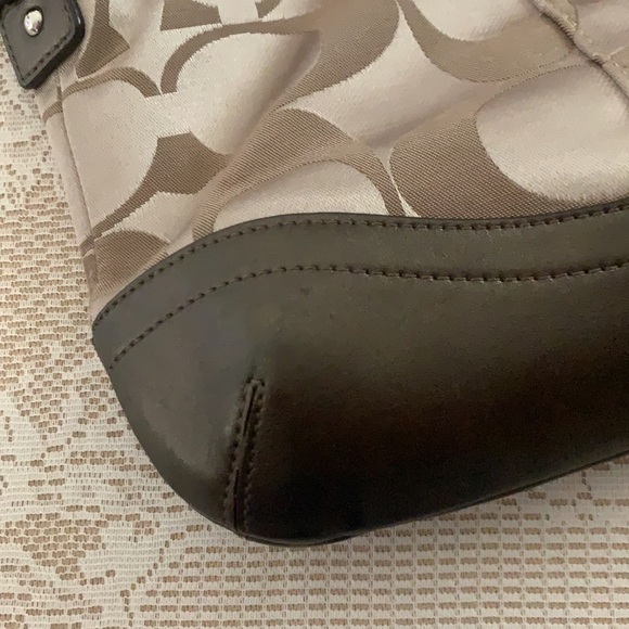 • FINAL - Authentic Coach purse • - Picture 3 of 11